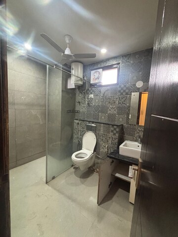Living Room in 4 BHK Builder Floor at DLF Qerwa, Sector 28 – for Rent