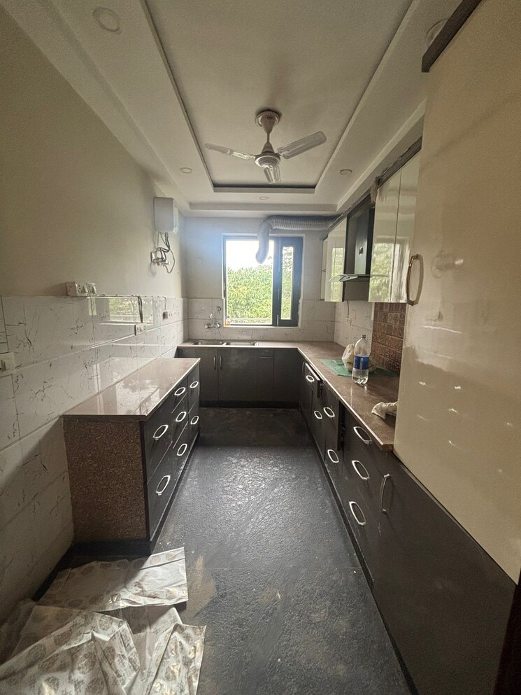 Kitchen, dlf-qerwa 4 Bedroom 2000 Sq.Ft. Builder Floor In Sector 28 Gurgaon 9103941