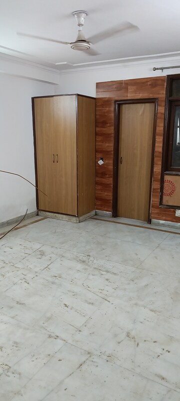 Room in 2 BHK Builder Floor at Saket – for Sale