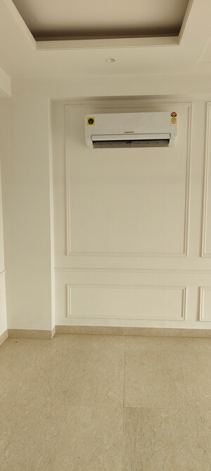 Room in 3 BHK Builder Floor at Ansal API Versalia, Sector 67a – for Sale