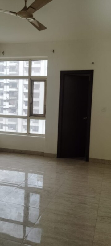 Room in 3.5 BHK Apartment at Spr Imperial Estate, Sector 82 – for Rent