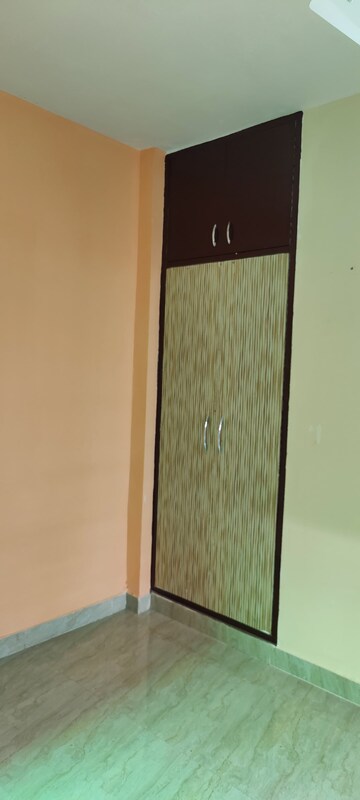 Room in 1 BHK Builder Floor at Saket – for Rent