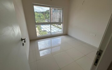 Room in 3 BHK Apartment at Godrej Green Vistas, Mahalunge – for Rent