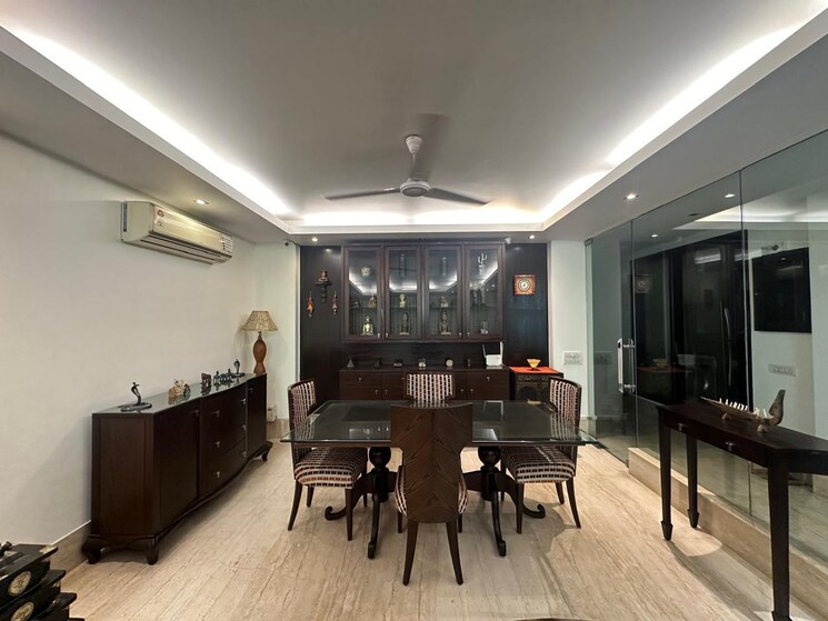 Living Room, green park extension 3 Bedroom 272 Sq.Yd. Builder Floor In Green Park Extension Delhi 9104001