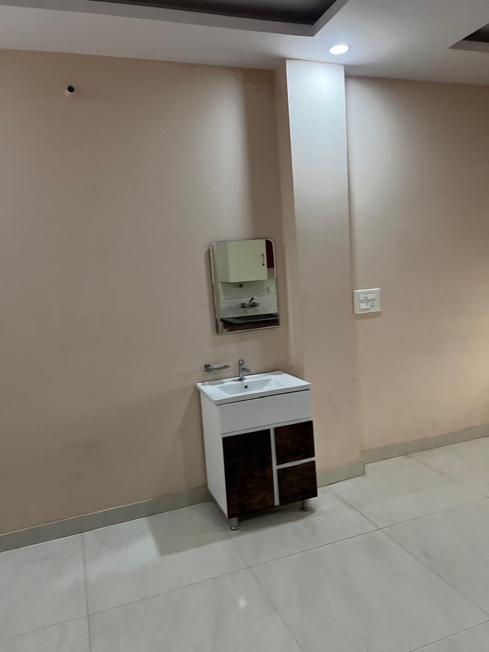 2 BHK Builder Floor For Rent in GMS Road
