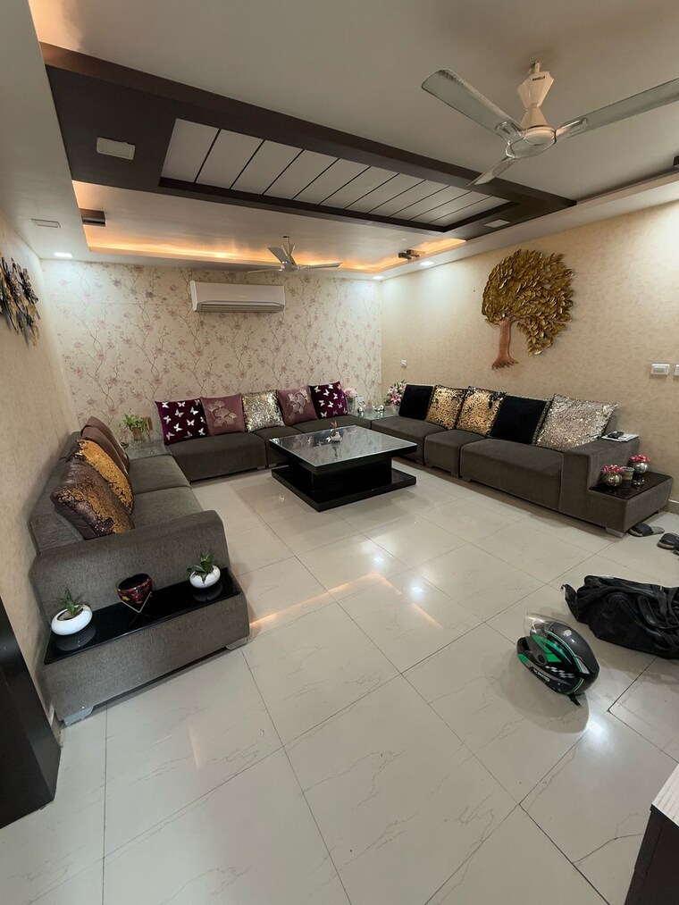 Living Room, itc-silverglades-laburnum 4 Bedroom 3886 Sq.Ft. Apartment In Sector 28 Gurgaon 9104020