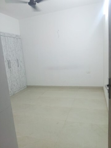 Room in 3 BHK Apartment at Ace Divino, Sector 1 Greater Noida – for Rent