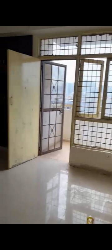 Room in 2 BHK Apartment at Nitishree Aura Chimera, Raj Nagar Extension – for Rent