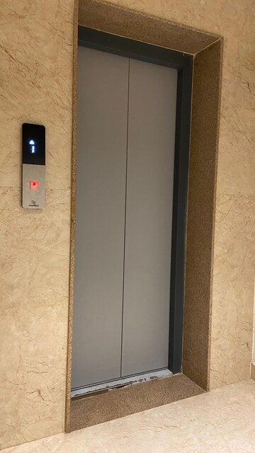 Lift in Studio Builder Floor at Mg Road – for Rent