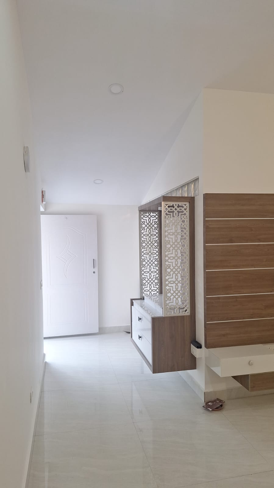 2 BHK + Servant Room Apartment For Rent in Classic Orchards