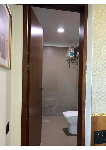 Furnished Amenities in 3 BHK Apartment at Thaltej – for Rent