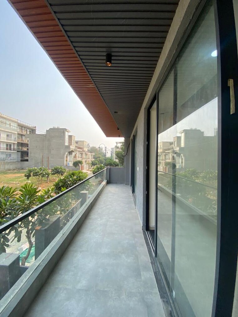 Balcony, suncity 5 Bedroom 4500 Sq.Ft. Builder Floor In Suncity Gurgaon 9104110