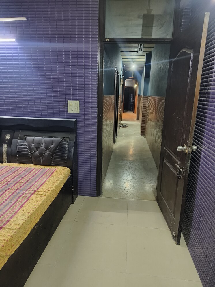 Bedroom, malviya nagar 3 Bedroom 125 Sq.Yd. Builder Floor In Malviya Nagar Delhi 9104142