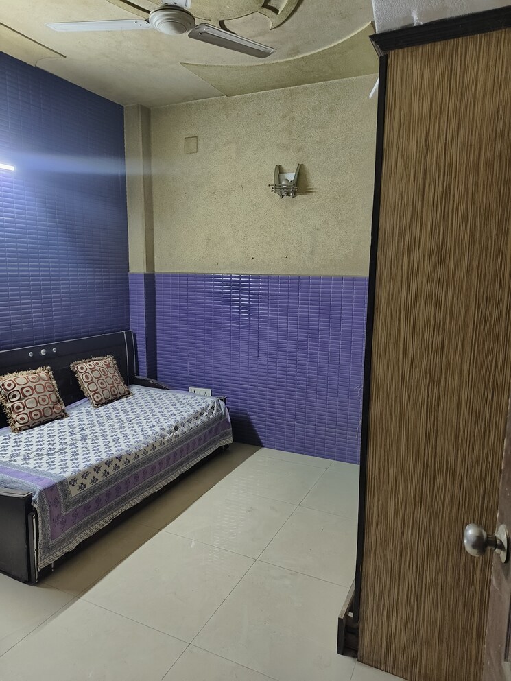 Bedroom, malviya nagar 3 Bedroom 125 Sq.Yd. Builder Floor In Malviya Nagar Delhi 9104142