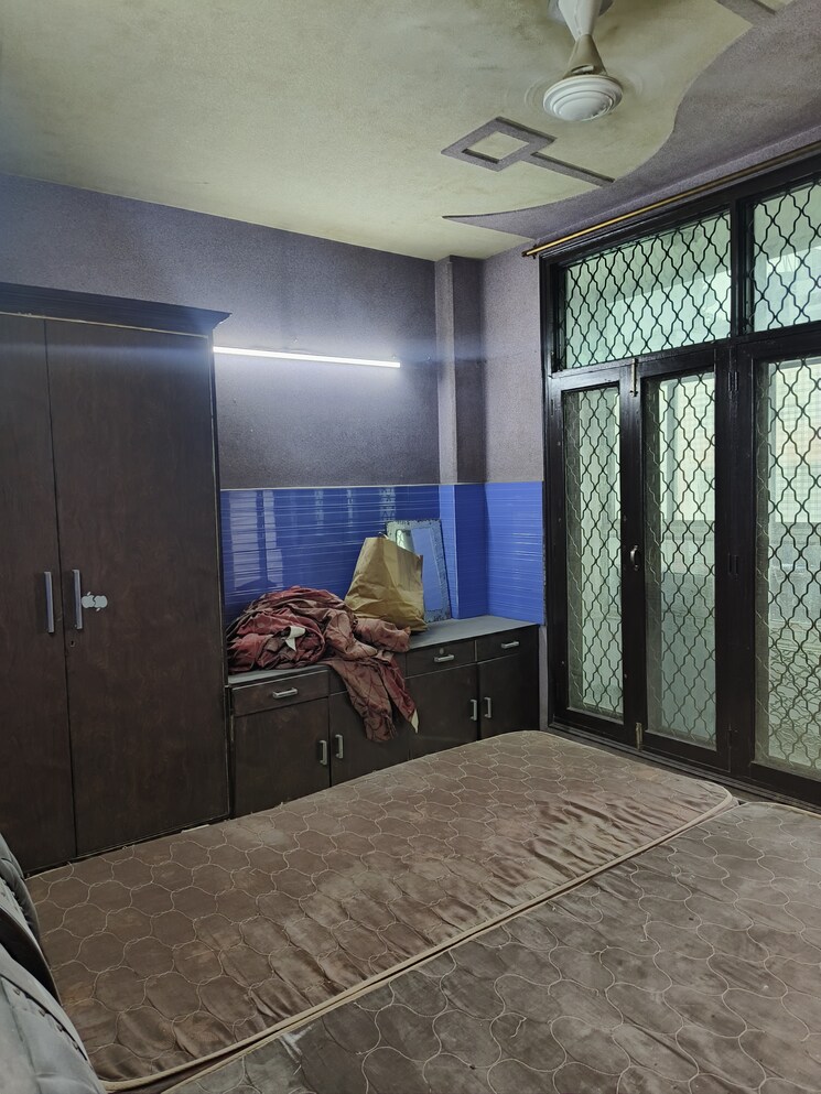 Bedroom, malviya nagar 3 Bedroom 125 Sq.Yd. Builder Floor In Malviya Nagar Delhi 9104142