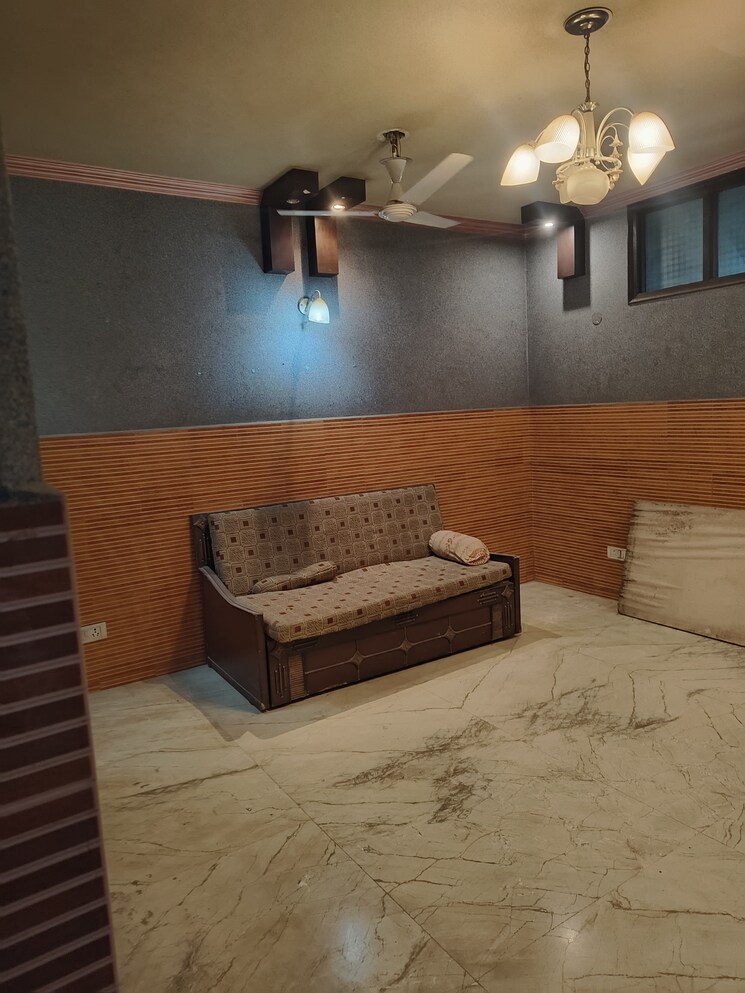 Living Room, malviya nagar 3 Bedroom 125 Sq.Yd. Builder Floor In Malviya Nagar Delhi 9104142