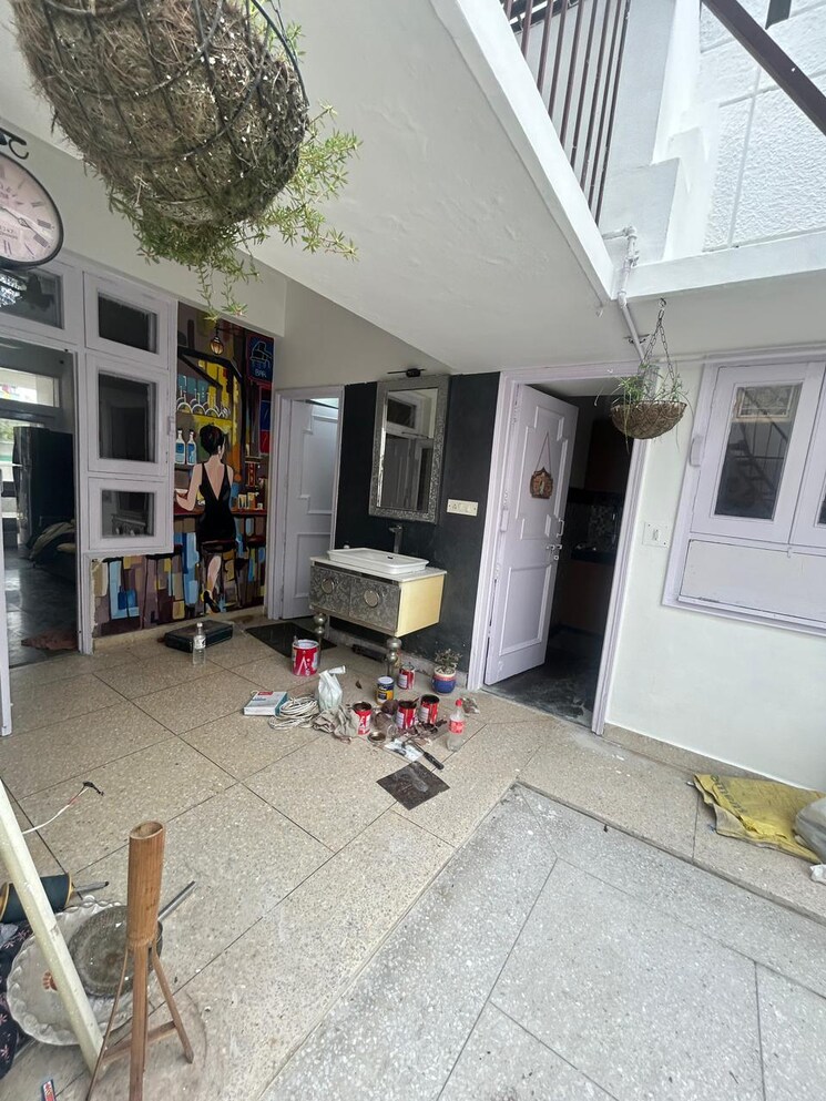  Parking, veera-safdarjung-enclave 1 Bedroom 950 Sq.Ft. Builder Floor In Safdarjung Enclave Delhi 9104125