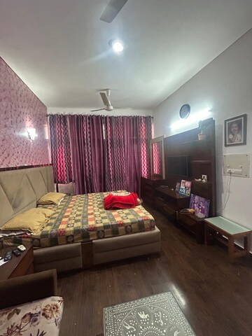 Bedroom in 1 BHK Builder Floor at Veera Safdarjung Enclave, Safdarjung Enclave – for Rent