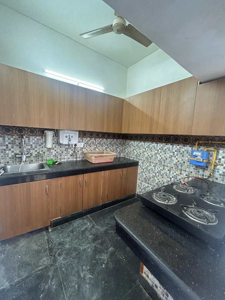 Kitchen, veera-safdarjung-enclave 1 Bedroom 950 Sq.Ft. Builder Floor In Safdarjung Enclave Delhi 9104125