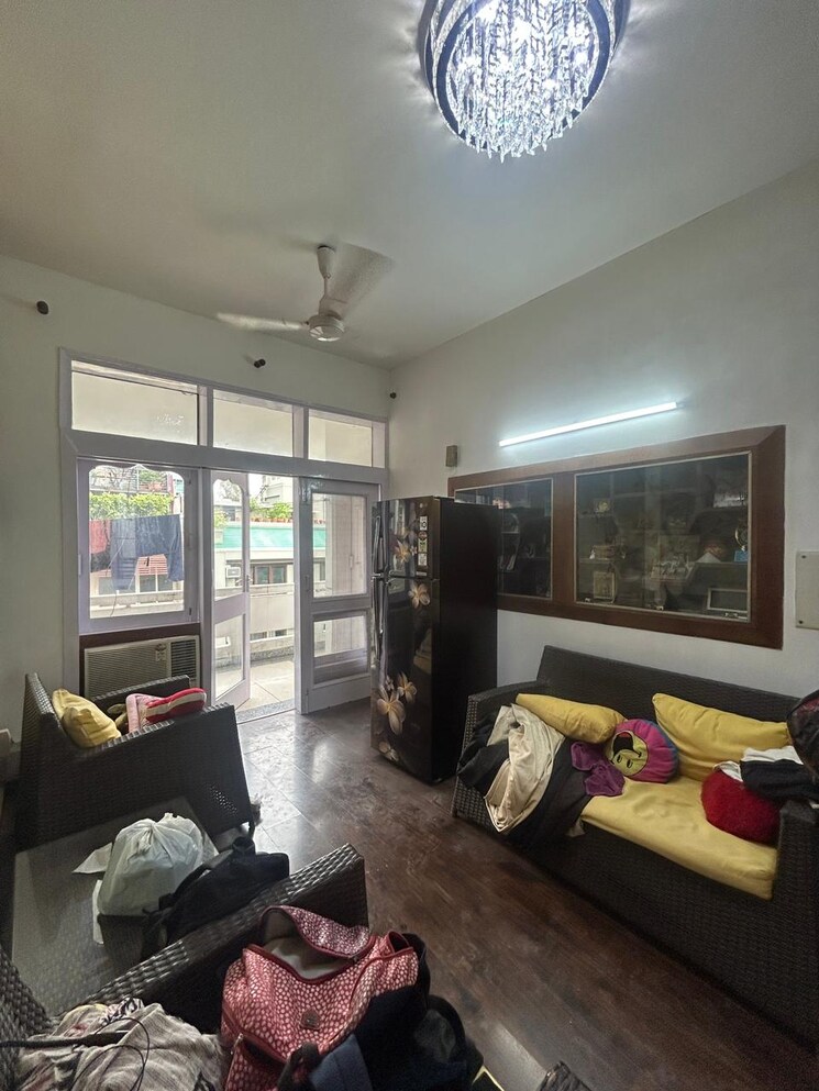 Living Room, veera-safdarjung-enclave 1 Bedroom 950 Sq.Ft. Builder Floor In Safdarjung Enclave Delhi 9104125