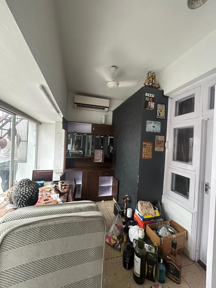  Parking, veera-safdarjung-enclave 1 Bedroom 950 Sq.Ft. Builder Floor In Safdarjung Enclave Delhi 9104125