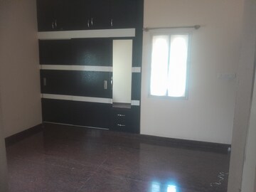 Room in 3 BHK Independent House at Nri Layout – for Rent