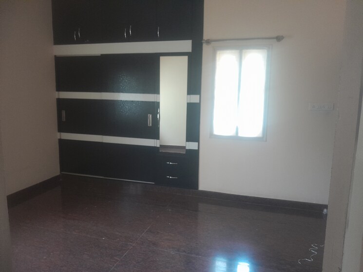 Room, nri layout 3 Bedroom 1800 Sq.Ft. Independent House In Nri Layout Bangalore 9104105