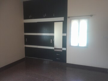 Room in 3 BHK Independent House at Nri Layout – for Rent