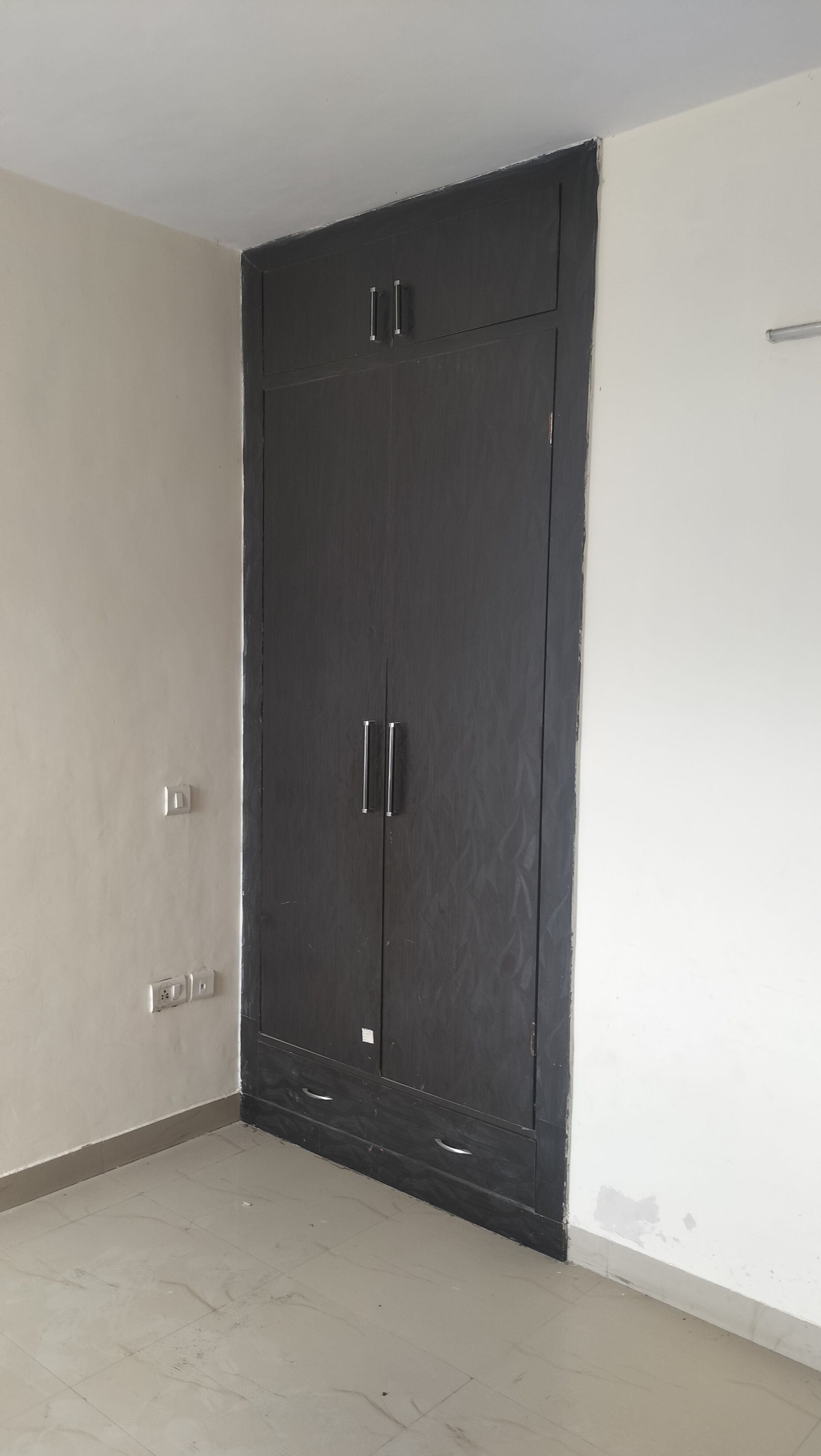 2 BHK Apartment For Rent in SRS Royal Hills