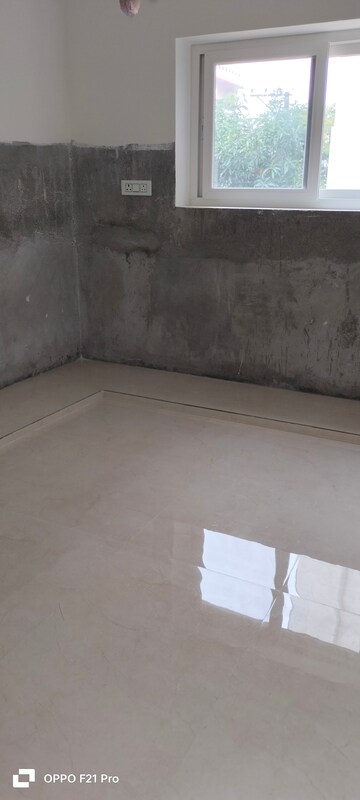 Room in 3 BHK Apartment at Endeco TS Heights, Moti Nagar – for Sale