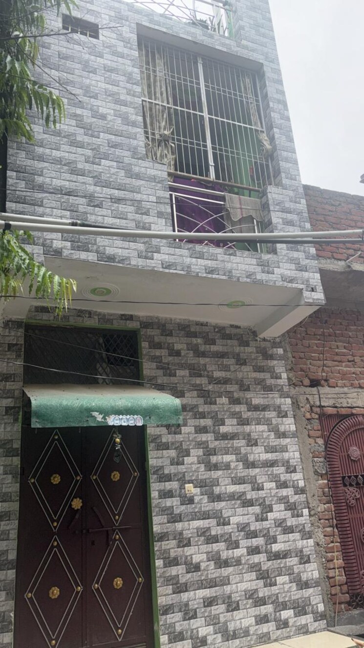 Exterior View, chotpur colony 1 Bedroom 25 Sq.Yd. Independent House In Chotpur Colony Noida 9104193