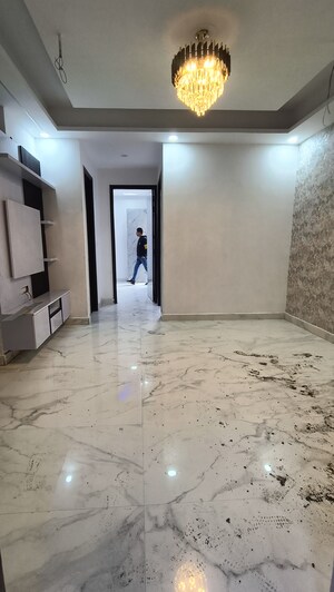 Room in 1 BHK Builder Floor at Sector 73 – for Sale