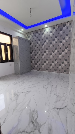 Room in 1 BHK Builder Floor at Sector 73 – for Sale