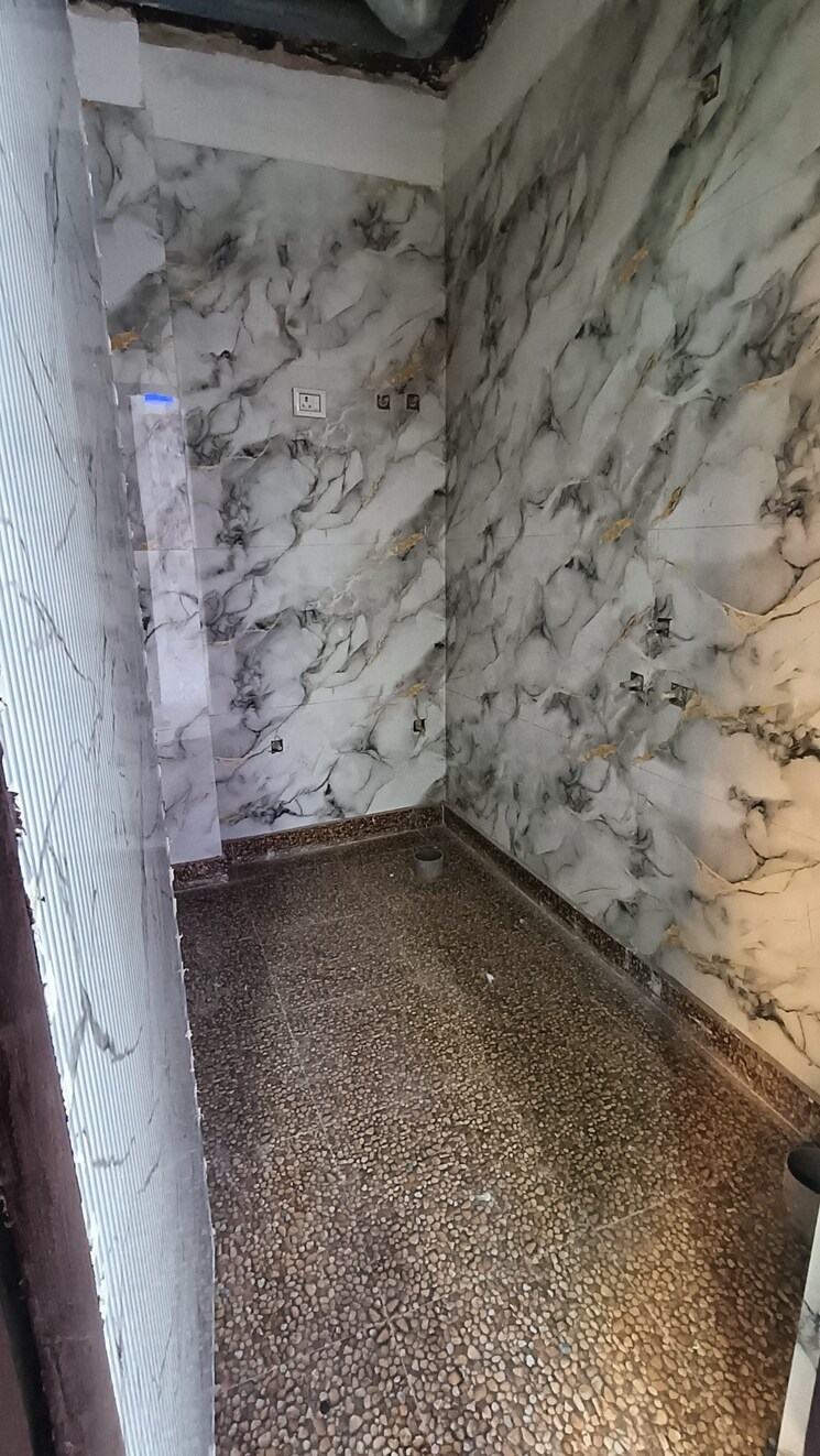 Bathroom, sector 73 1 Bedroom 550 Sq.Ft. Builder Floor In Sector 73 Noida 9104204