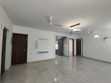 Room in 4 BHK Builder Floor at Uninav Utopia, Morti – for Rent