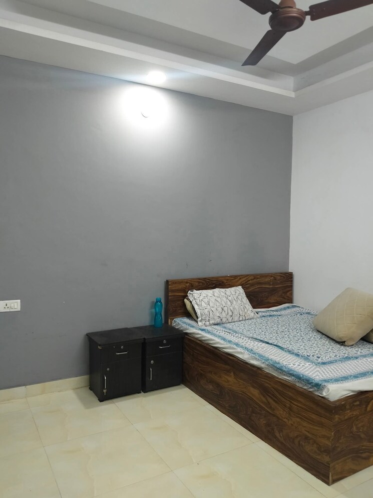 Bedroom, freedom fighters enclave 3 Bedroom 1350 Sq.Ft. Builder Floor In Freedom Fighters Enclave Delhi 9104220