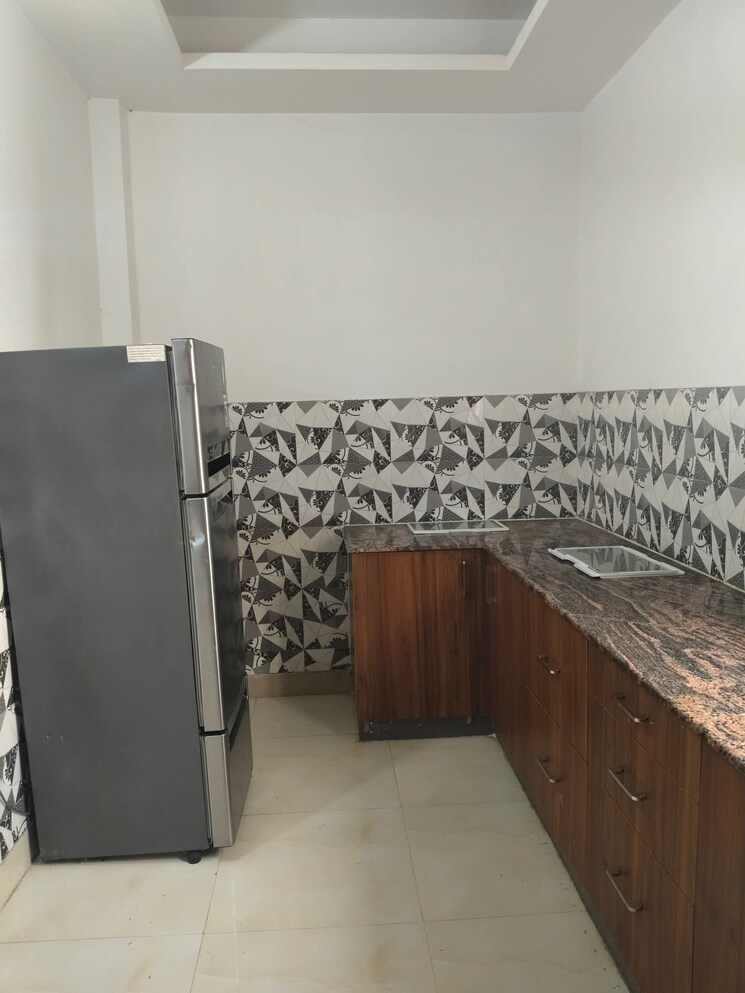 Kitchen, freedom fighters enclave 3 Bedroom 1350 Sq.Ft. Builder Floor In Freedom Fighters Enclave Delhi 9104220