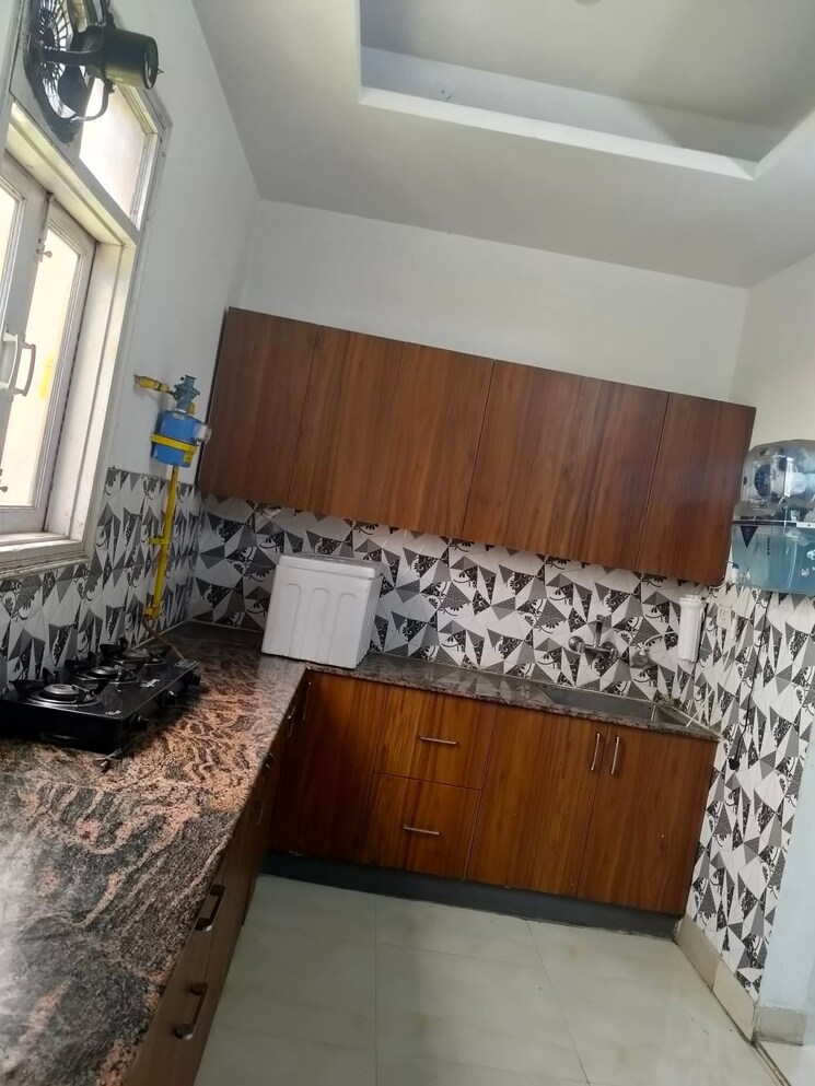 Kitchen, freedom fighters enclave 3 Bedroom 1350 Sq.Ft. Builder Floor In Freedom Fighters Enclave Delhi 9104220