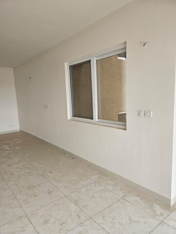Room in 2 BHK Apartment at Salarpuria Sattva Exotic, Kogilu – for Rent