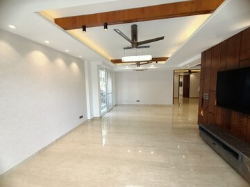 Room in 4 BHK Builder Floor at Adani Samsara Vilasa, Sector 63 – for Sale