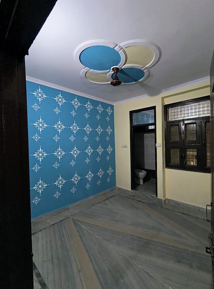 Room, vipin garden 2 Bedroom 60 Sq.Yd. Builder Floor In Vipin Garden Delhi 9104238