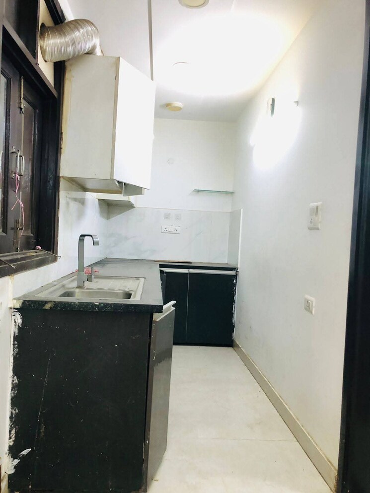 Kitchen, freedom fighters enclave 3 Bedroom 1350 Sq.Ft. Builder Floor In Freedom Fighters Enclave Delhi 9104243