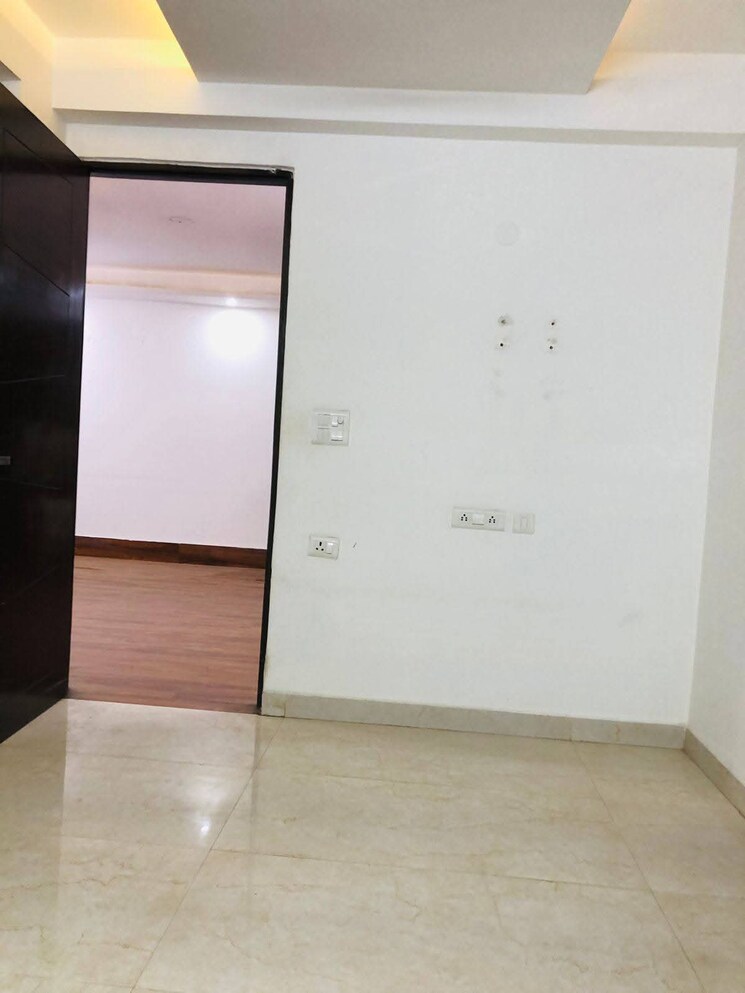 Room, freedom fighters enclave 3 Bedroom 1350 Sq.Ft. Builder Floor In Freedom Fighters Enclave Delhi 9104243