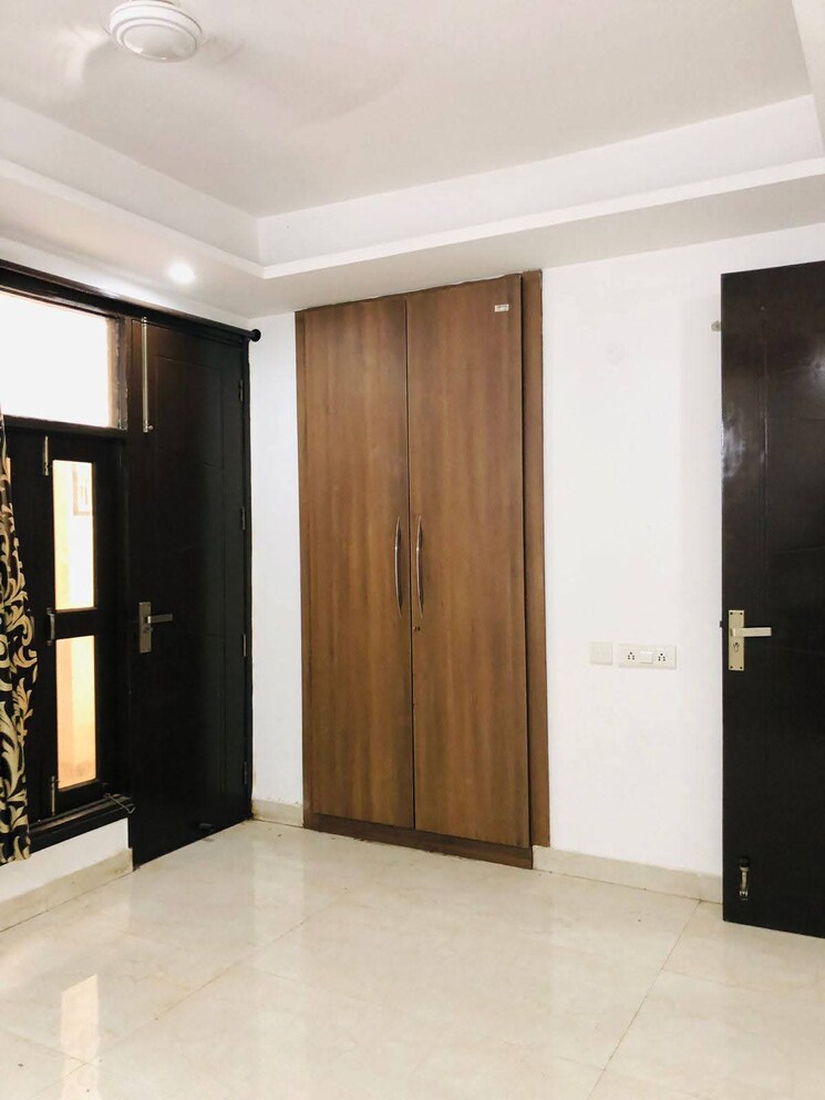 Room, freedom fighters enclave 3 Bedroom 1350 Sq.Ft. Builder Floor In Freedom Fighters Enclave Delhi 9104243