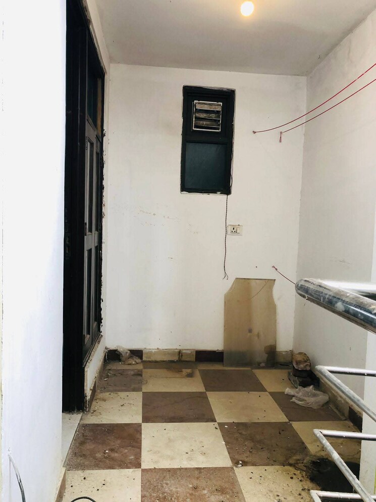 Other, freedom fighters enclave 3 Bedroom 1350 Sq.Ft. Builder Floor In Freedom Fighters Enclave Delhi 9104243