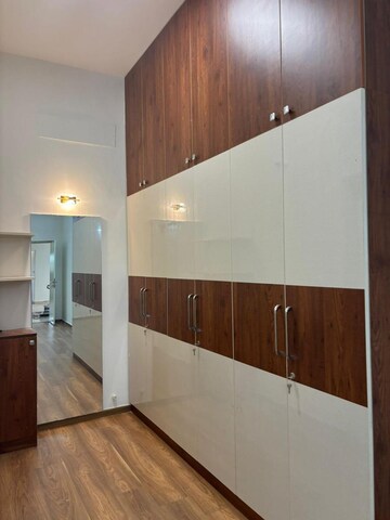 Room in 4 BHK Apartment at Prestige Augusta Golf Village, Kothanur – for Rent