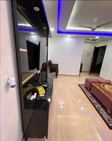 Team Area in 3 BHK Builder Floor at Freedom Fighters Enclave – for Rent