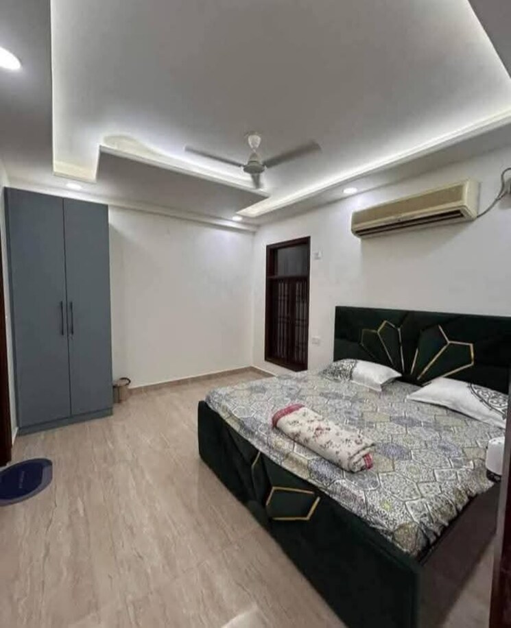 Bedroom, freedom fighters enclave 3 Bedroom 1350 Sq.Ft. Builder Floor In Freedom Fighters Enclave Delhi 9104259
