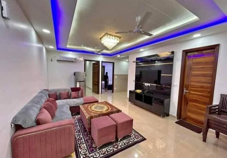 Living Room, freedom fighters enclave 3 Bedroom 1350 Sq.Ft. Builder Floor In Freedom Fighters Enclave Delhi 9104259