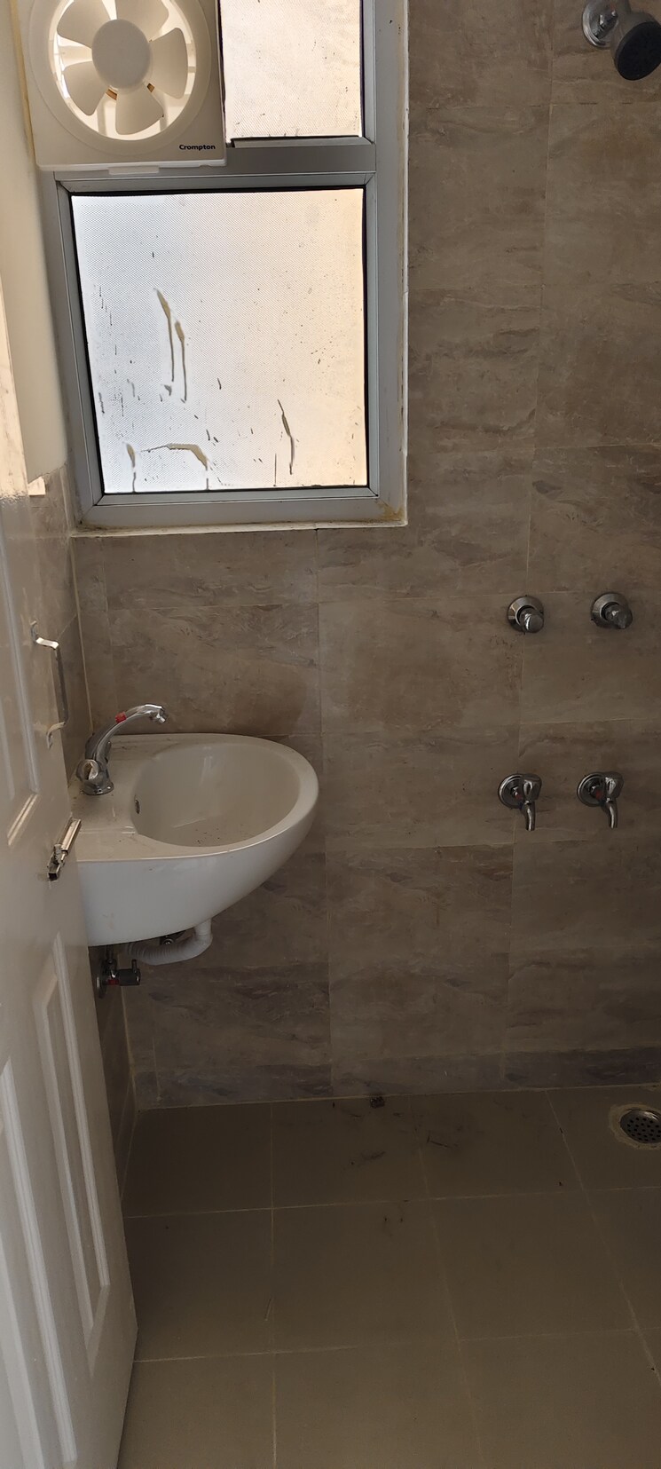 Bathroom, wave-dream-homes 1 Bedroom 578 Sq.Ft. Apartment In Wave City Ghaziabad 9104292